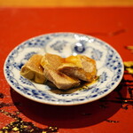 膳処末富 - ●白トリュフの破片 蜂蜜掛け