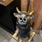 洋食 おがた - レジ横の牛の置き物