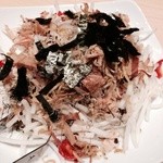 Uotami - 大根とシラスのサラダ