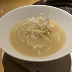 六本木 大皿焼肉 老中 - 〆牛骨白湯ラーメン