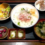 中落ち100円の居酒屋 まぐろんち - 