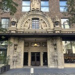 BOOCHiC - ダイビル正面玄関