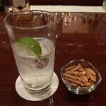 Bar Usquebaugh - 廣島櫻尾琴酒1,400日圓