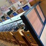 無添くら寿司 今川店 - 店内(カウンター)