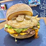 ブラックプール ハンバーガー カフェ - マスター曰く、4年間の集大成バーガー。