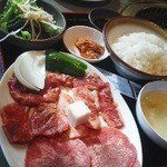 長春 - スペシャル焼き肉定食