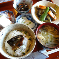 志ぐれ亭 - 2012年10月　一泊二食付の朝食。にしん飯が絶品でした！