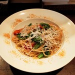 レプリゼント - 月替りのパスタはシラスとカラスミ（850円）