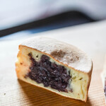 あま太郎 - "あま太郞燒"（≒今川燒）、斷面（きりくち）