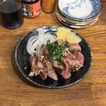 大衆酒場 もつ焼きと肉刺し ぶた横丁 - 数量限定のハラミカルパッチョ