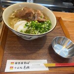 安里屋すば - ソーキすば 890円