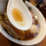 らぁ麺 とうひち - カエシが強い、東京で食べてる味です。