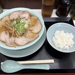 新橋ニューともちんラーメン 蒲田西口駅前店 - 