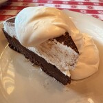 Troubadour - チョコレートトリュフケーキ+ホイップクリーム