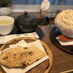 大阪浪花家 - たい焼き、ミルク氷（小）、緑茶。