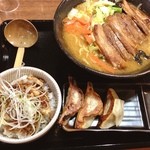 Dem Maru - 野菜味噌
                      チャー丼
                      餃子