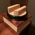 神楽坂 石かわ - 御飯：土鍋釜で炊き上げた新潟産コシヒカリ