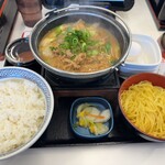 吉野家 - 料理写真:牛肉玉ラーメン鍋膳 987円