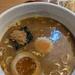 麺屋 はつがい - つけ麺つけ汁✨️食べ応えあるゴロゴロチャーシューやメンマ、味玉はめっちゃ旨い