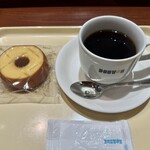 ドトールコーヒーショップ - 料理写真:ふんわりバウムクーヘン、ブレンドコーヒーR