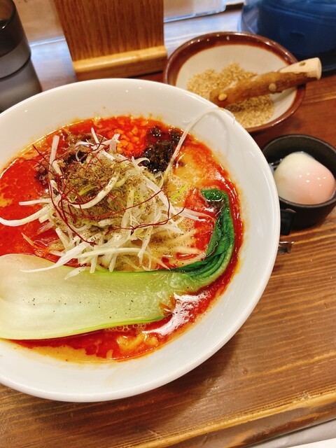 赤い鯨 四川担々麺 赤い鯨 赤坂店 - 赤坂/担々麺 | 食べログ