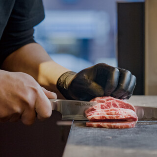 【一枚一枚丁寧に手切り】この一手間が美味しさの秘密です。