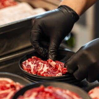 【オーストラリア直輸入】のチルド羊肉を使用