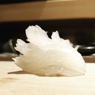 高品質な食材と高い技術。少しのセンスと多くの遊び心。