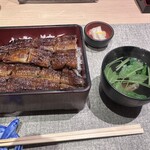 鰻家 - 特上8000円の鰻重と肝吸い、香の物