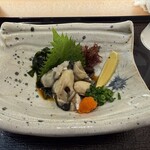 ひょうたん寿司 - 生牡蠣ポン酢¥968