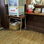 今屋のハンバーガー - 飲み物冷蔵庫