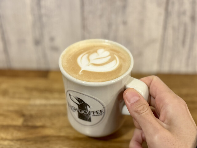 LUSH COFFEE ROASTER&LABORATORY （ラッシュ コーヒー ロースター