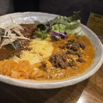 SPICY CURRY 魯珈 - 