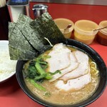 ラーメン 杉田家 本店 - 