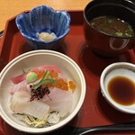 日本料理 隨縁亭 - 小丼と赤だし