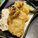 日本酒と海鮮 痛風屋 - 牡蠣の天ぷら