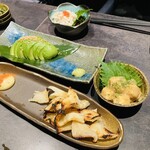 日本酒と海鮮 痛風屋 - アボカド、エイヒレ、チーズ