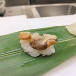 立食い寿司 根室花まる FOOD&TIME ISETAN YOKOHAMA店 - 活つぶ貝280円（税込）