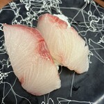 活魚寿司 - ハマチ