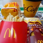 マクドナルド - ドリンク写真:グラコロセット＋ビーフシチューパイ