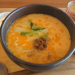 ザ・ロイヤルゴルフクラブ - 担々麺