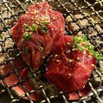 炭火焼ホルモン ぐう - 