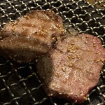 炭火焼ホルモン ぐう - 