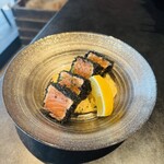 炭焼きイタリアン Black - サーモンレアカツ タルタル添え