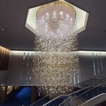 kinkei ラウンジ/ダイニング - ロビーのシャンデリア