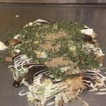 長田タンク筋 - かす焼　月見トッピング　ソース等塗った後