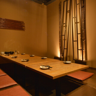 仕切りを使い部屋の大きさを変更、少人数から団体まで自在に対応