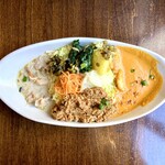 アリー コーヒー - ◎ランチセット　カレー三種盛り  12月初旬。