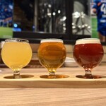 THE STADIUM BREWS NAGASAKI - ドリンク写真:・TODAY'S BEER FLIGHT 1,200円/税込
(ヴィビール、鳴滝ヘレス、琴海ベリーレッドIPA)