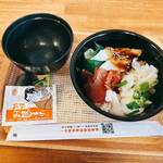 魚丼 - 料理写真: